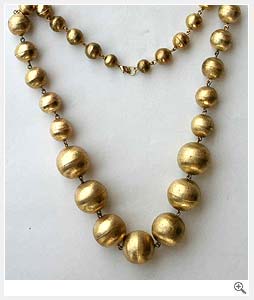 Large beads metal necklace