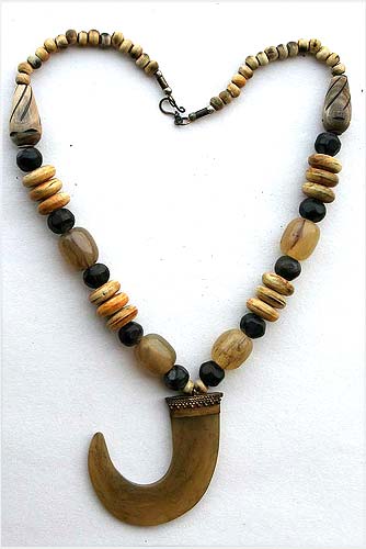 Teeth Horn Necklace